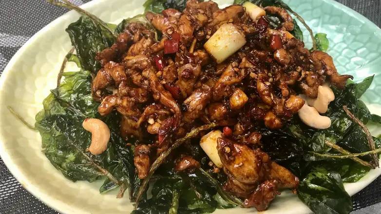 165. Sautéed Chicken Meatballs with Sichuan Chili 川椒雞球